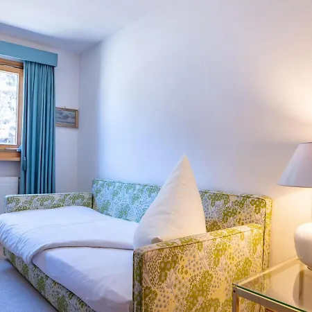 Apartamento Chesa La Sajetta 12 By Interhome Surlej